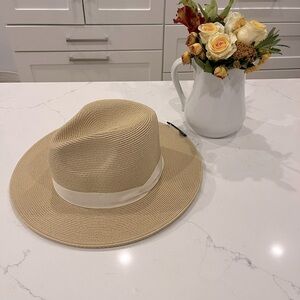 NWT Banana Republic Straw Fedora with white Ribbon